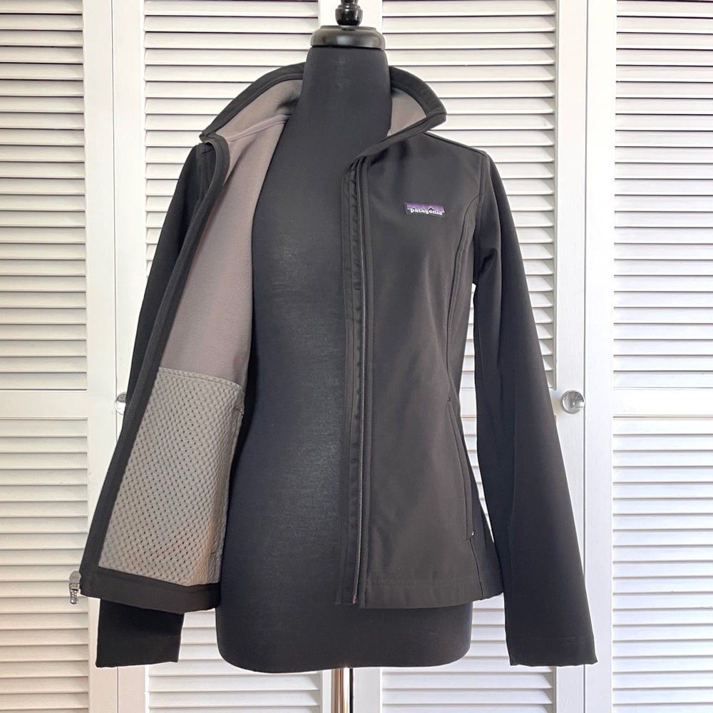 Patagonia Women's Black Softshell Jacket - image 2
